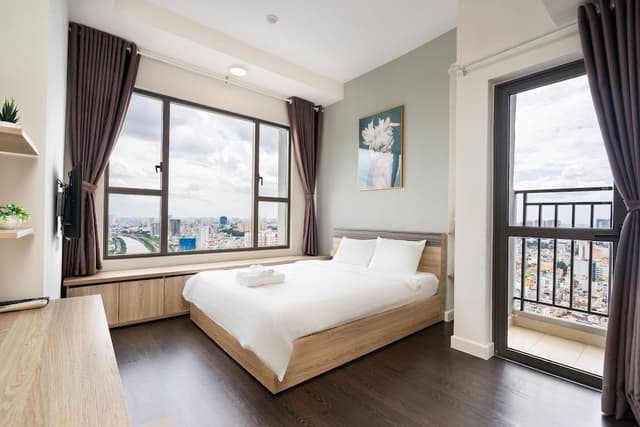 Three-Bedroom Apartment (Free Swimming Pool & Gym)