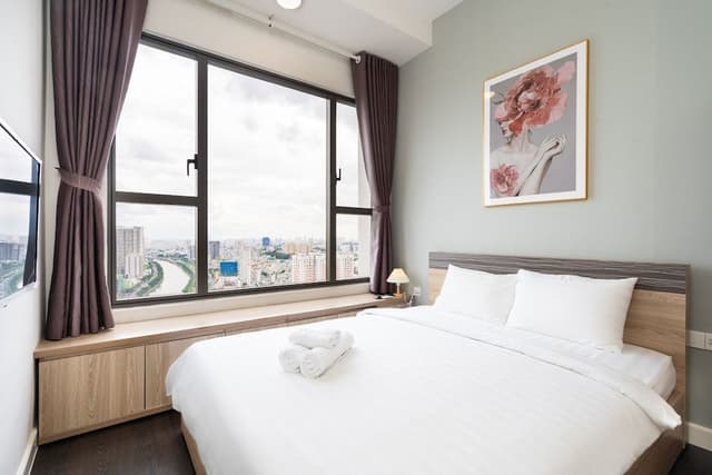 Three-Bedroom Apartment (Free Swimming Pool & Gym)