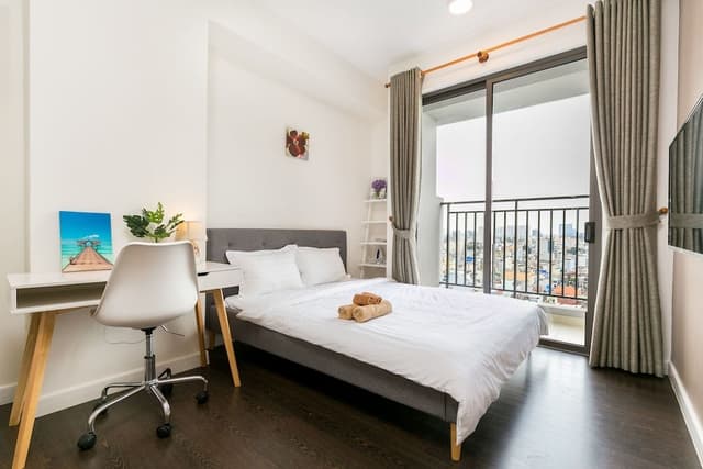 Three-Bedroom Apartment (Free Swimming Pool & Gym)