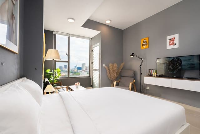 TeeUP Home Studio (Free Swimming Pool & Gym)
