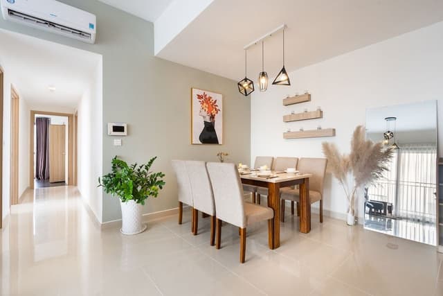 Three-Bedroom Apartment (Free Swimming Pool & Gym)