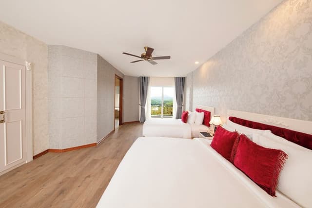 Valley Junior Suite Triple