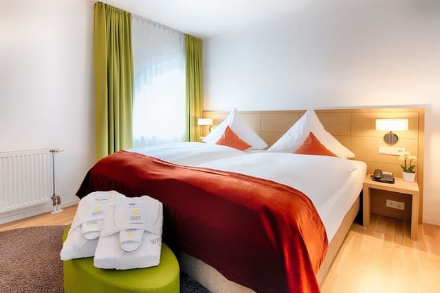 Suite, City View