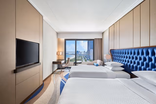 Deluxe Room, 2 Twin Beds, Partial Ocean View, Balcony (High Floor, Bathtub)