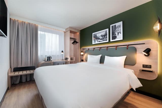 Apartment - 1 Queen Bed 1 Sofa Bed
