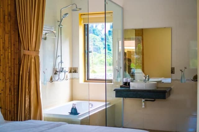 Deluxe Room, Pool View