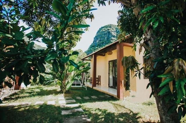 Deluxe Room, Pool View