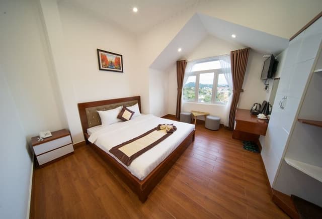 Deluxe Room with Window