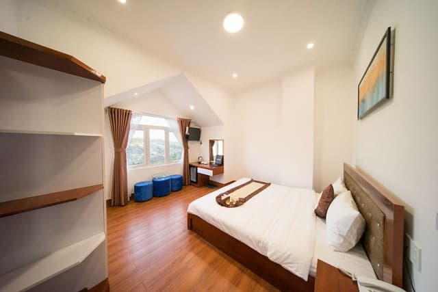 Deluxe Room with Window