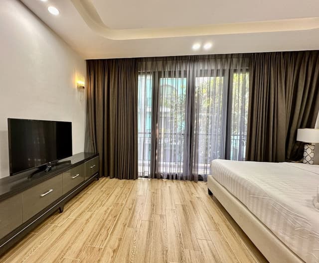 5BR Duplex villa by the beach