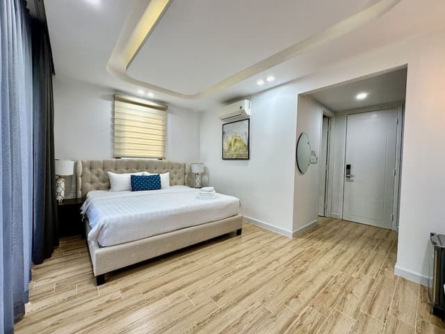5BR Duplex villa by the beach