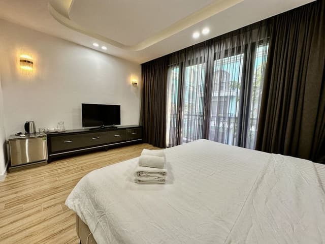 5BR Duplex villa by the beach
