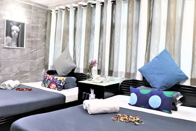 Deluxe Family Room