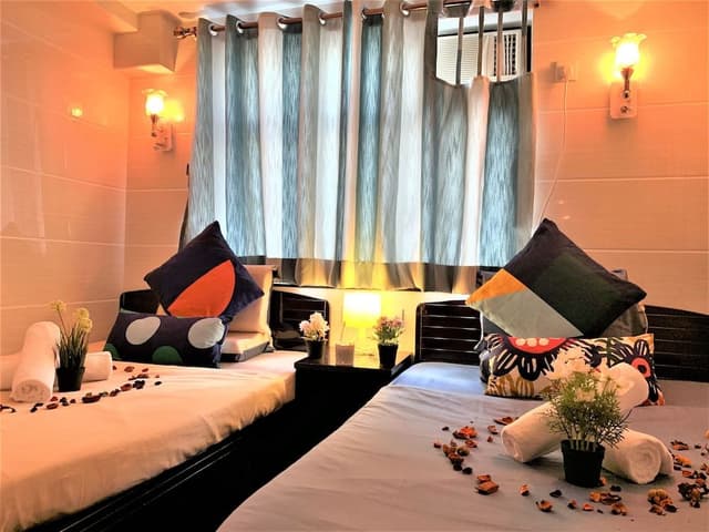 Deluxe Family Room