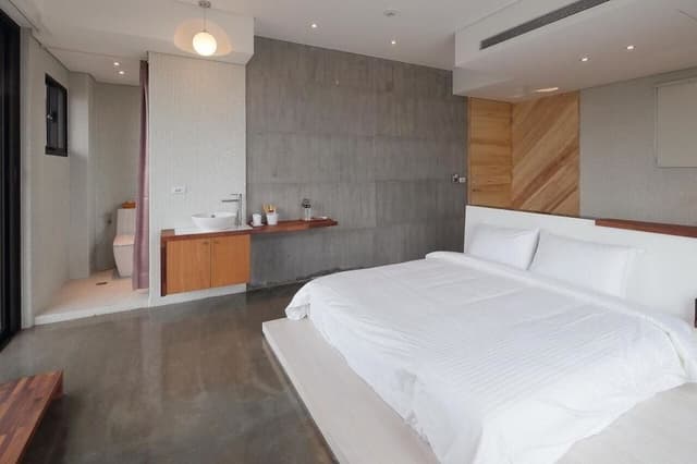 Double Room (A)