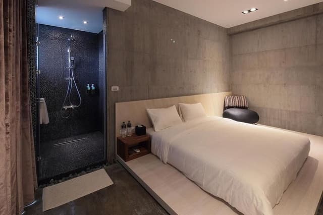 Double Room (B)