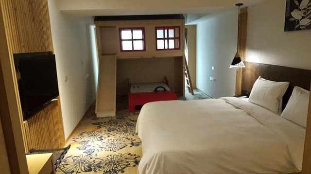 Family Room, Multiple Beds