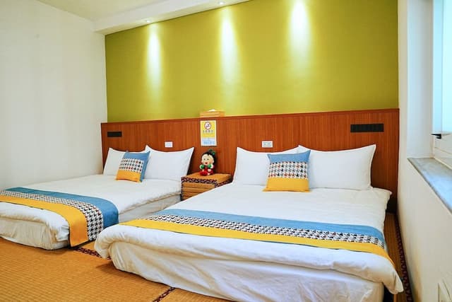 Family Room, Multiple Beds