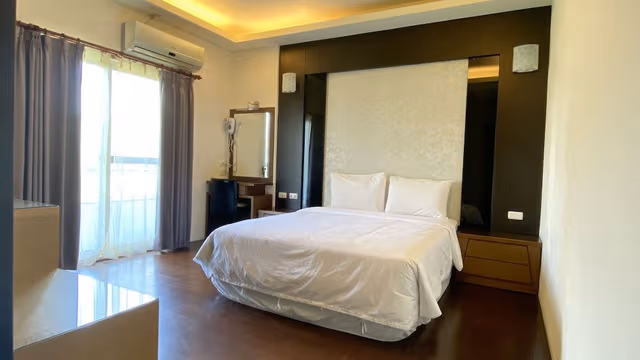 Double Room, Balcony (302)