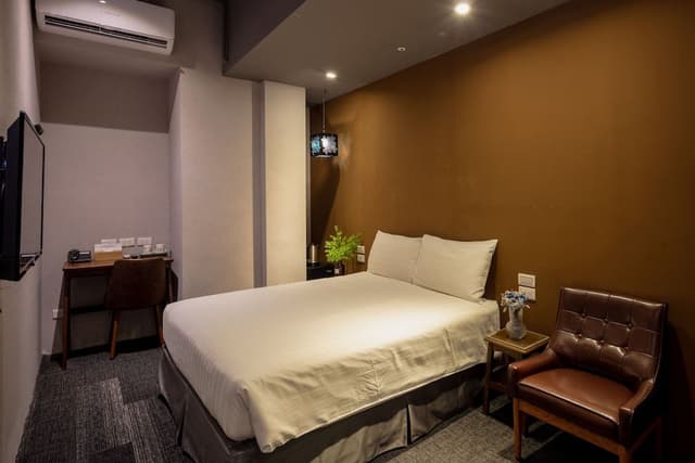 Standard Double Room, No Windows