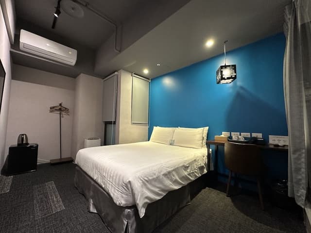 Deluxe Room, Bathtub, City View