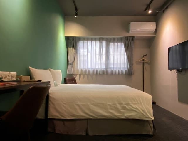 Executive Double Room, Bathtub, City View