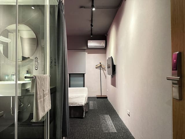 Deluxe Room, Bathtub, City View