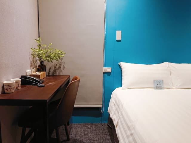 Deluxe Room, Bathtub, City View
