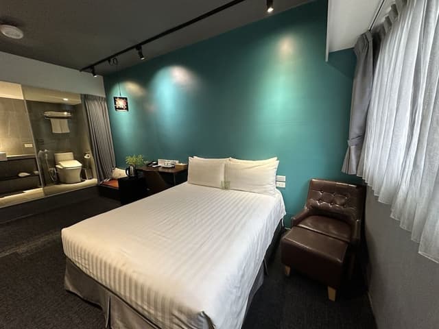 Executive Double Room, Bathtub, City View