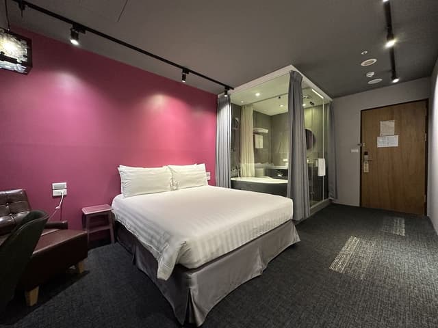 Executive Double Room, Bathtub, City View
