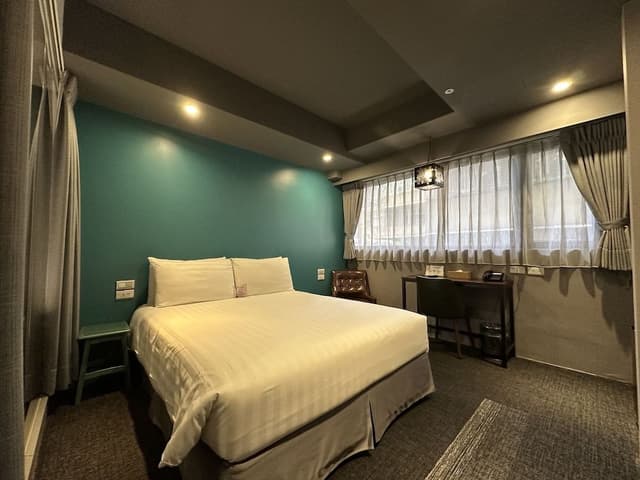 Executive Double Room, Bathtub, City View