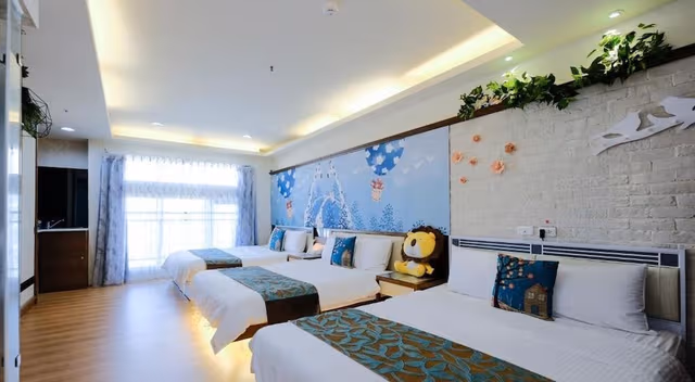 Family Room, City View