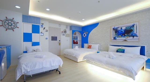 Family Room, City View