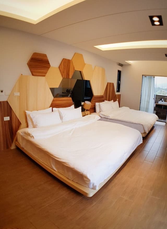 Deluxe Quadruple Room, Bathtub