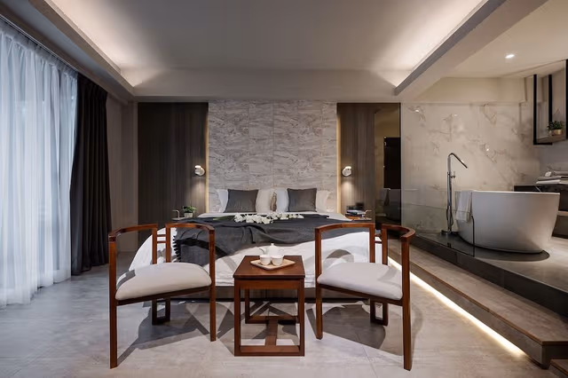 Deluxe Room, 1 Queen Bed, Bathtub, Ocean View