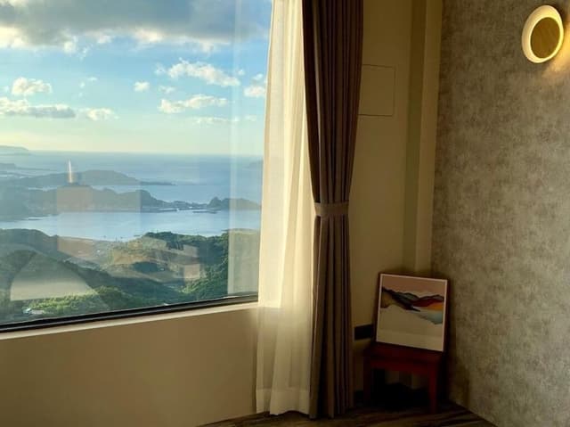 Gallery Room, 1 Queen Bed, Balcony, Ocean View