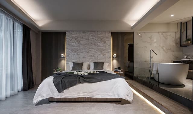 Deluxe Room, 1 Queen Bed, Bathtub, Ocean View