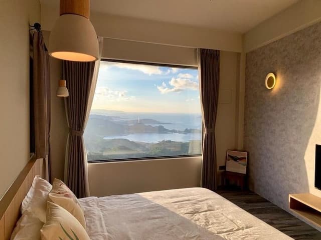 Gallery Room, 1 Queen Bed, Balcony, Ocean View