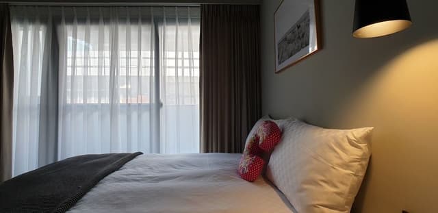 Double Room (C.E)