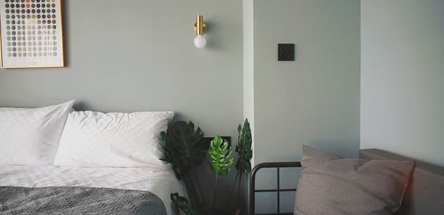 Double Room (G)