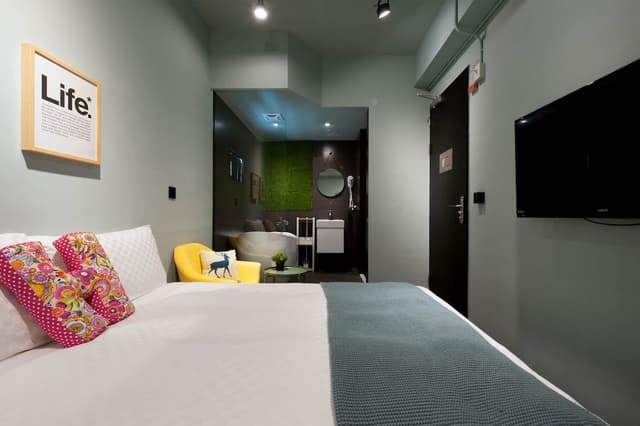 Double Room (D.F.H)