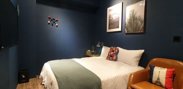 Double Room (B)