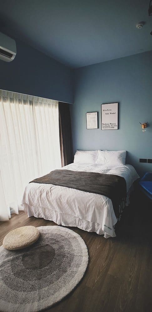 Double Room (C.E)