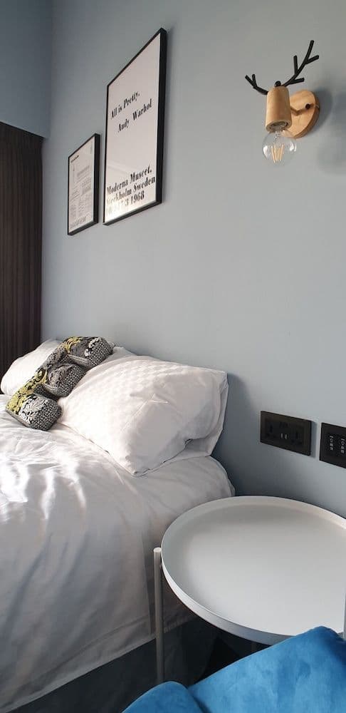 Double Room (C.E)