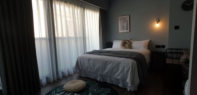 Double Room (G)