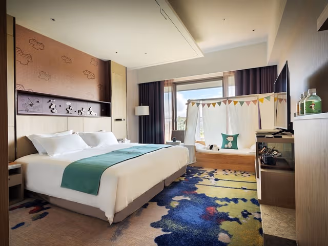 Snoopy Triple Room