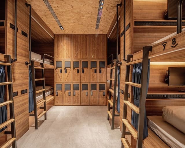 Shared Single Dormitory, Men only, Shared Bathroom