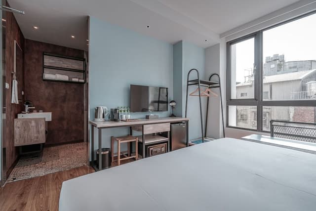 Deluxe View Room with Bathtub