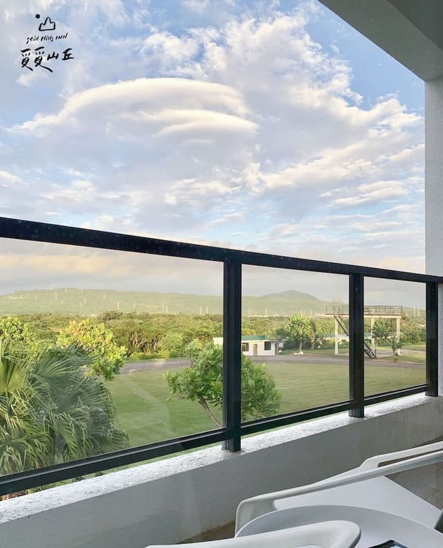 Gallery Double Room, 1 King Bed, Balcony, Mountain View