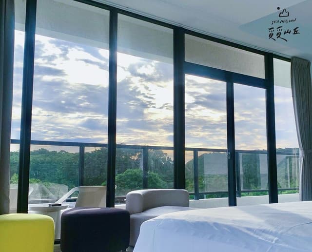 Design Double Room, 1 King Bed, Balcony, Mountain View